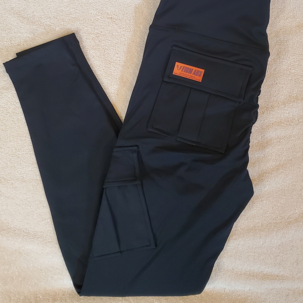 Solo Cargo by Firm Abs Leggings size small